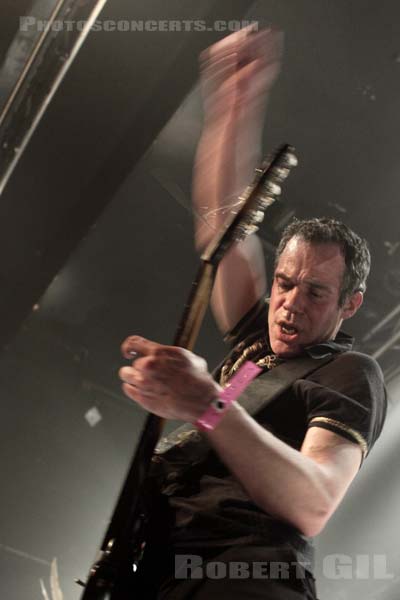 KING KHAN AND THE SHRINES - 2011-04-24 - PARIS - La Machine (du Moulin Rouge) - 